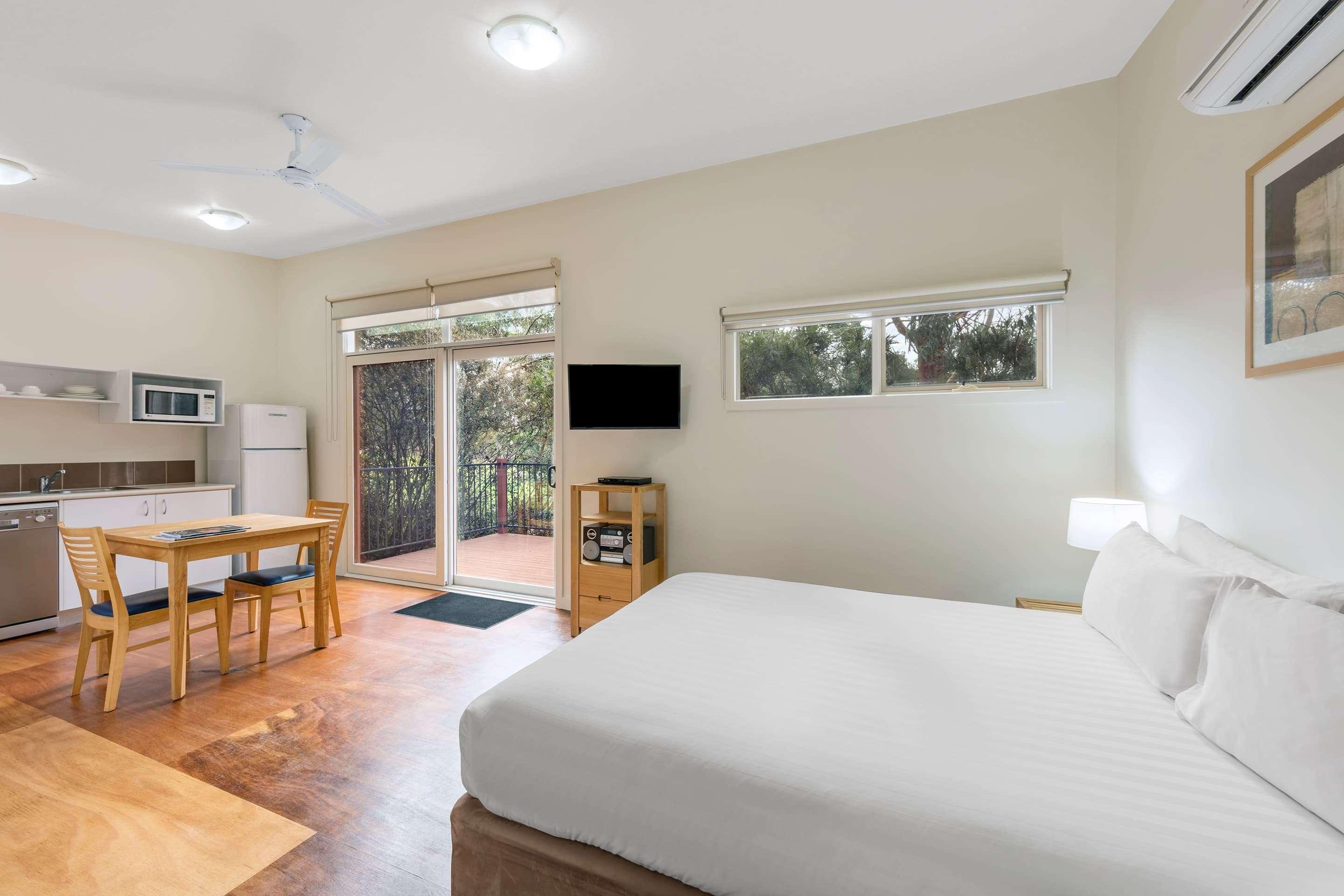 Ramada Resort By Wyndham Phillip Island Cowes Exterior photo